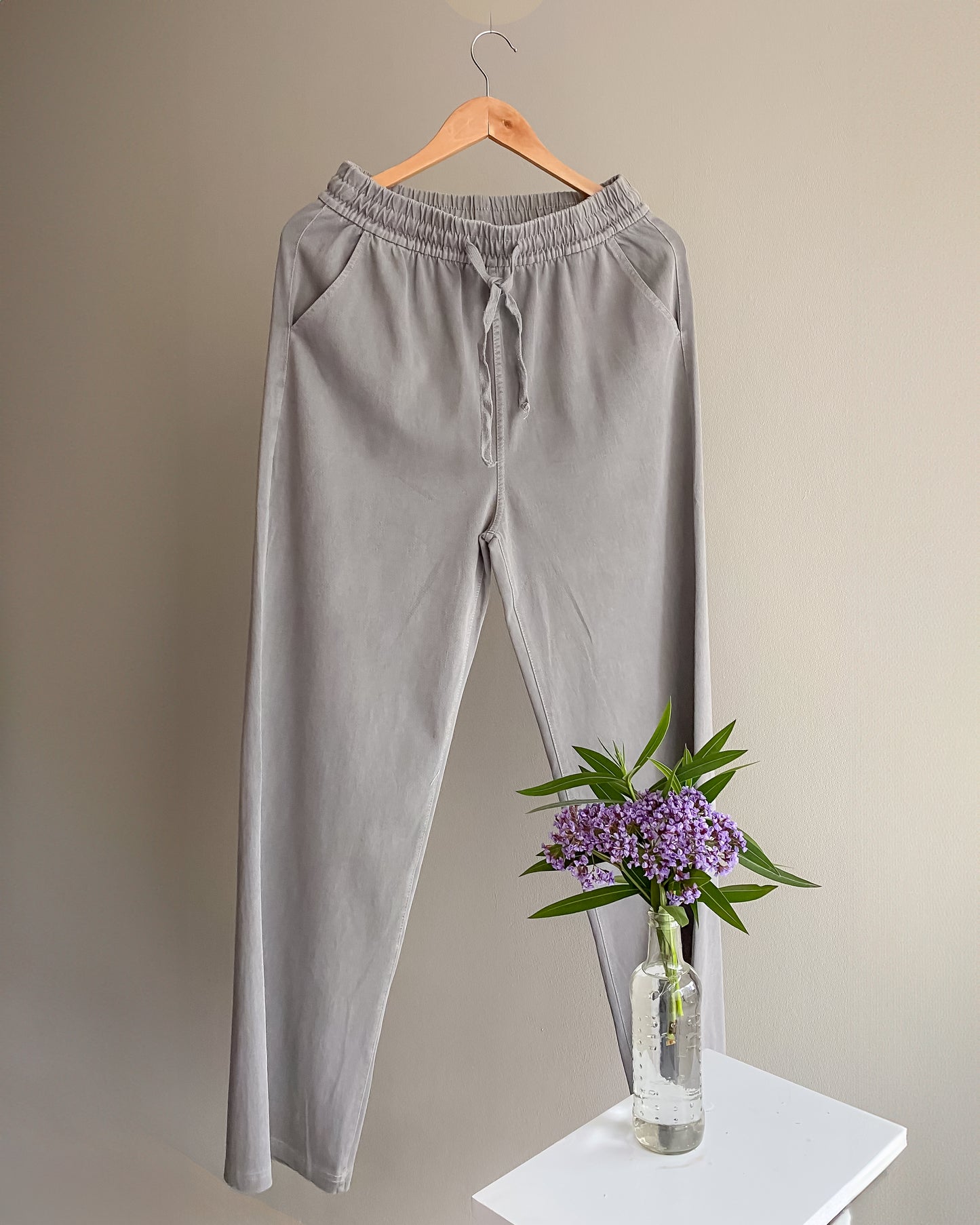Pantalón Hibiscus Gris y Blanco
