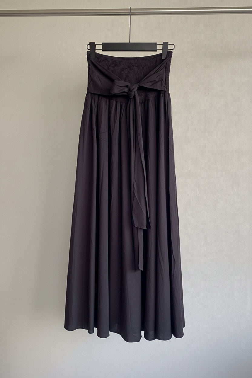 Falda viscosa lazo negra con cintura smock —  Bromelia 